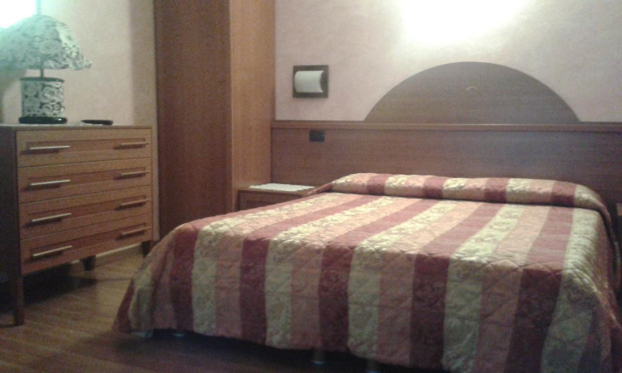 Hotel Cristallo チェッレート・ラーギ 部屋 写真