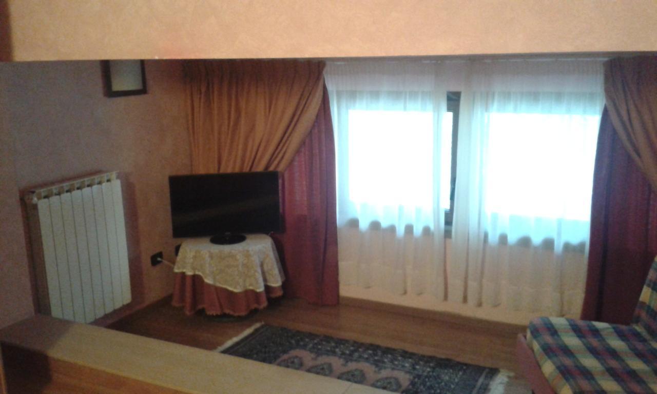 Hotel Cristallo チェッレート・ラーギ エクステリア 写真