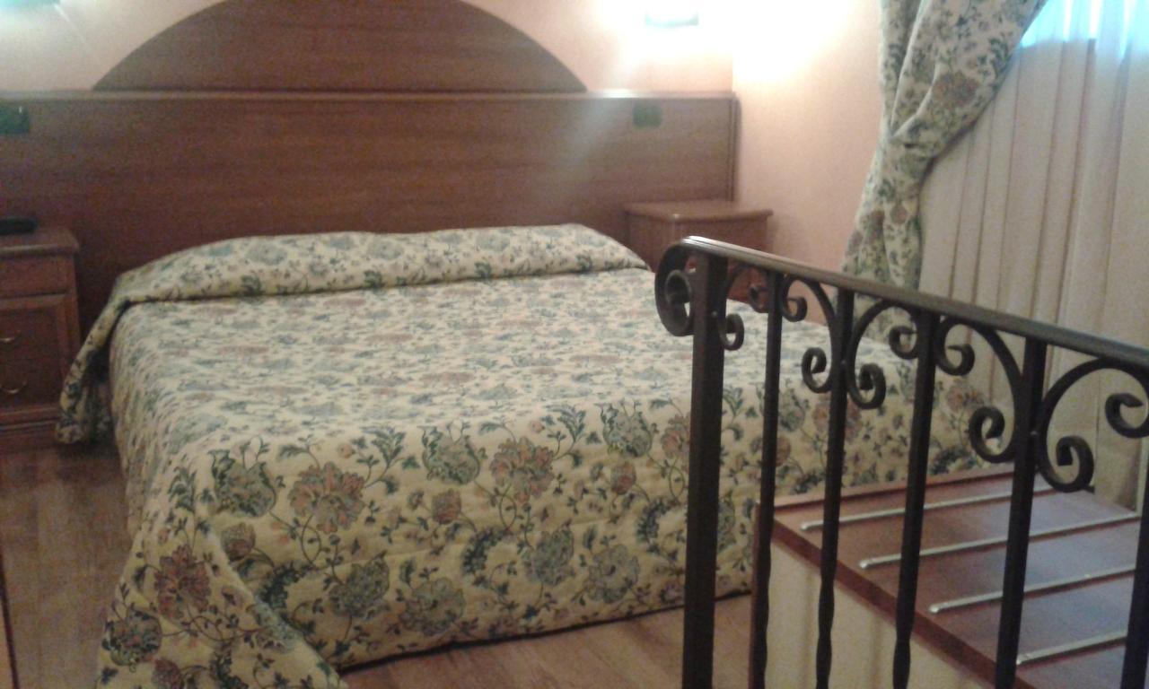Hotel Cristallo チェッレート・ラーギ 部屋 写真