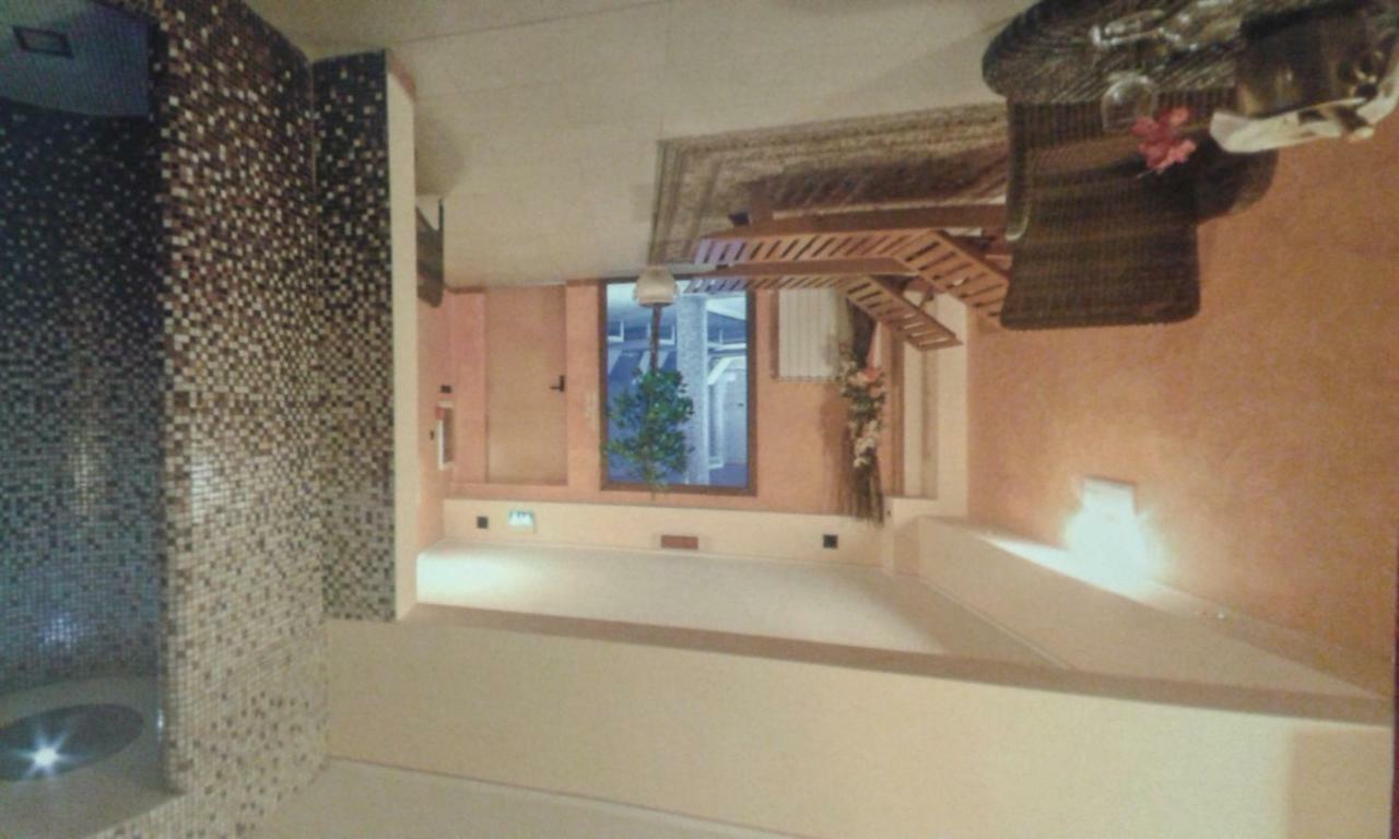 Hotel Cristallo チェッレート・ラーギ エクステリア 写真